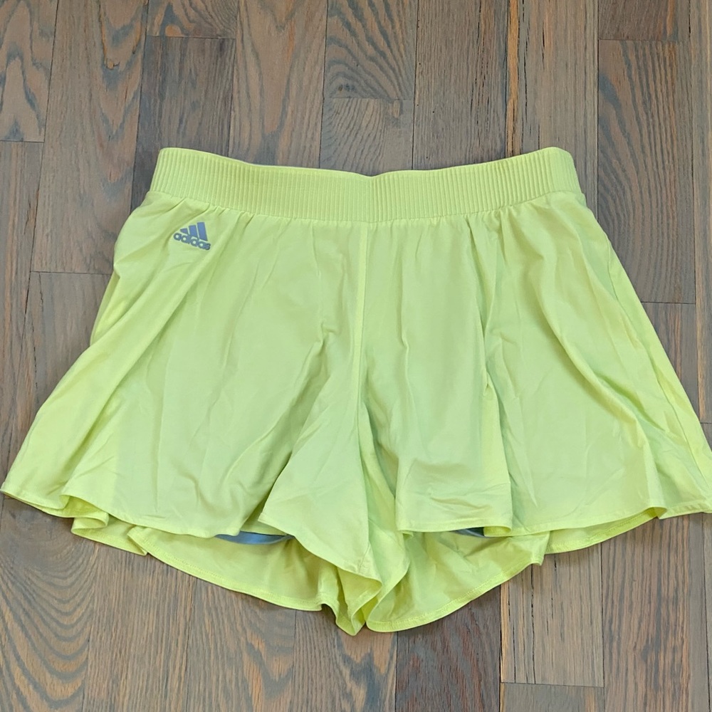 Adidas women’s shorts size L